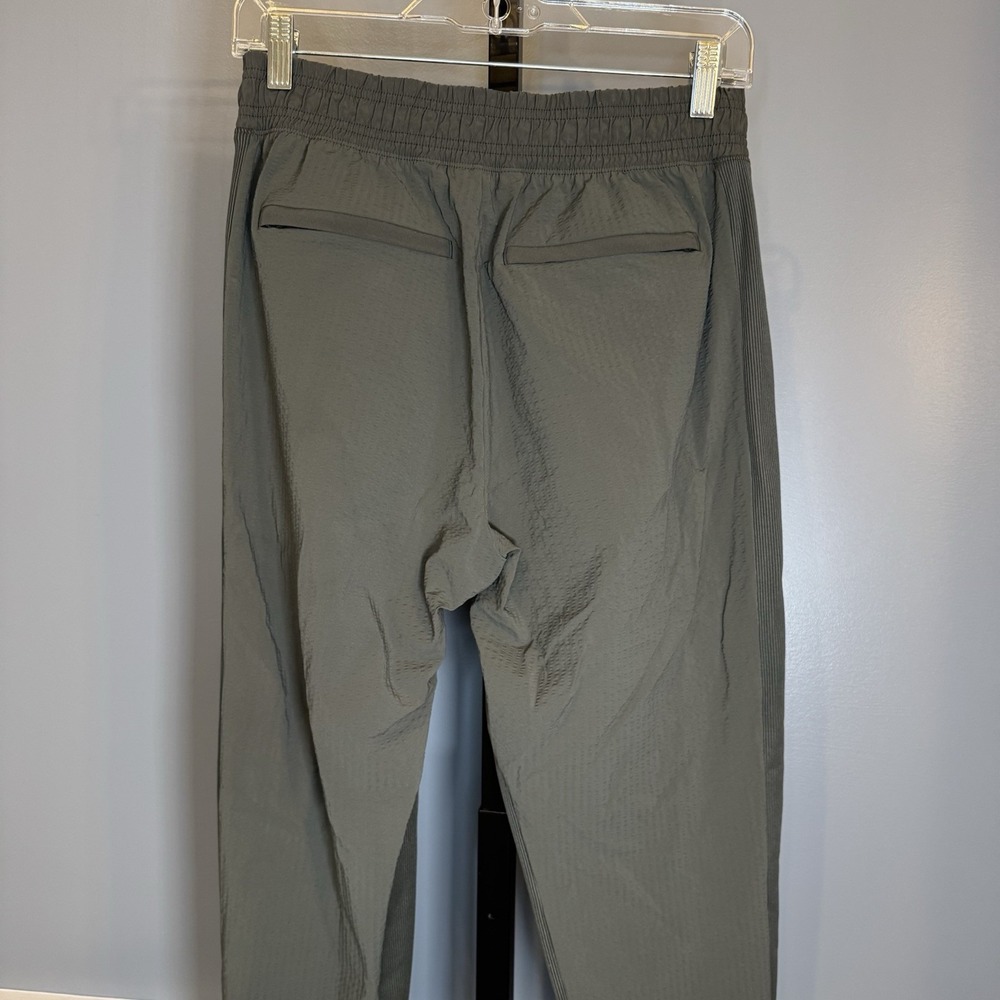 Athleta Textured Brooklyn Jogger Olive Green Pants Women Size 4 - Picture 7 of 11